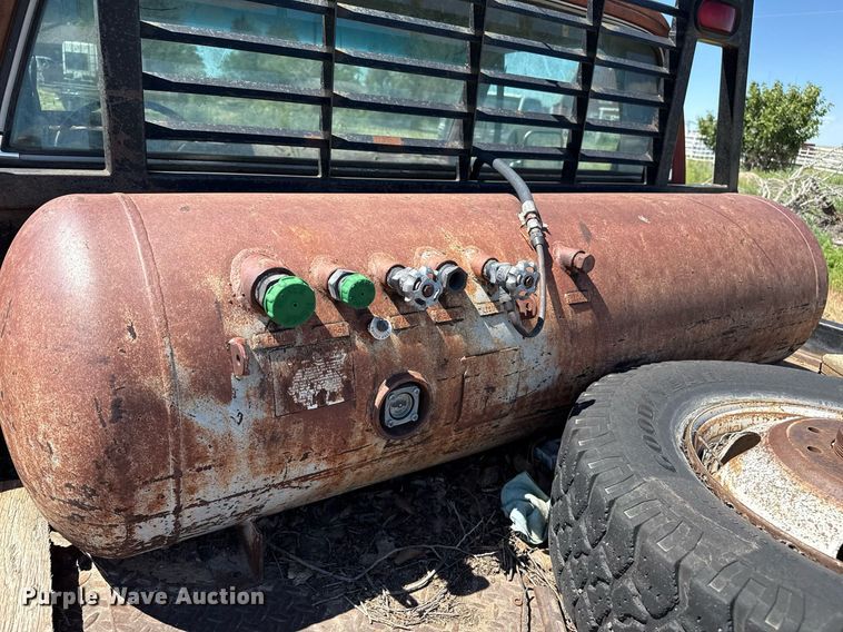 image for item DZ8627 1976 Chevrolet C30 flatbed pickup truck