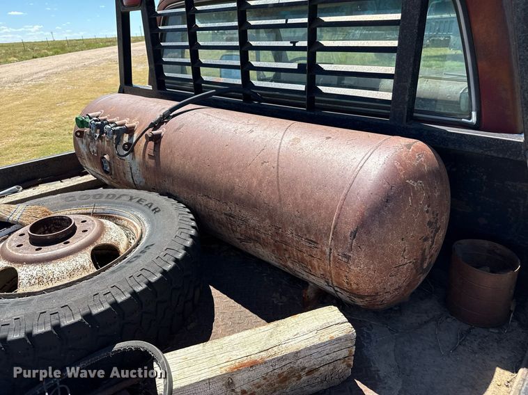 image for item DZ8627 1976 Chevrolet C30 flatbed pickup truck