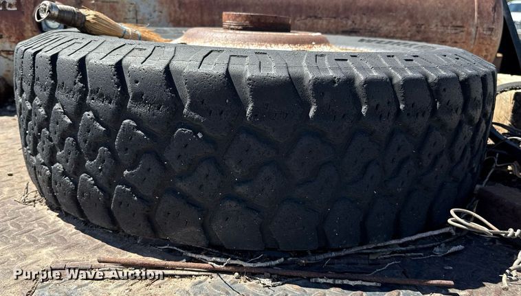 image for item DZ8627 1976 Chevrolet C30 flatbed pickup truck