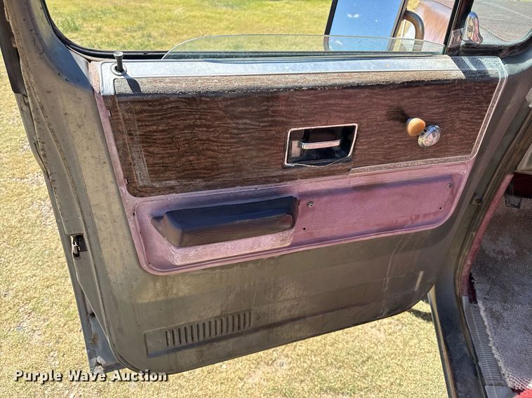 image for item DZ8627 1976 Chevrolet C30 flatbed pickup truck