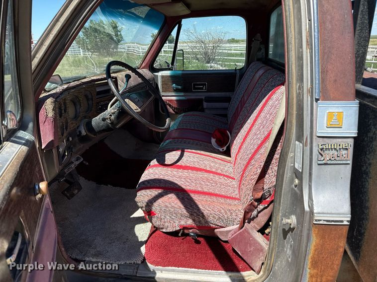 image for item DZ8627 1976 Chevrolet C30 flatbed pickup truck