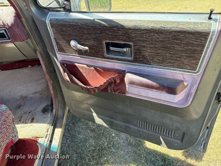 image for item DZ8627 1976 Chevrolet C30 flatbed pickup truck