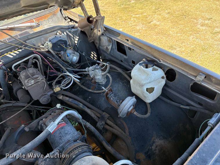 image for item DZ8627 1976 Chevrolet C30 flatbed pickup truck