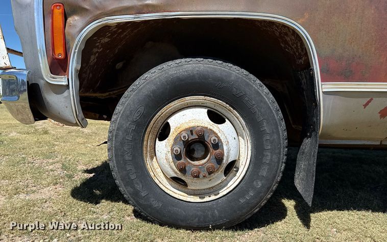 image for item DZ8627 1976 Chevrolet C30 flatbed pickup truck