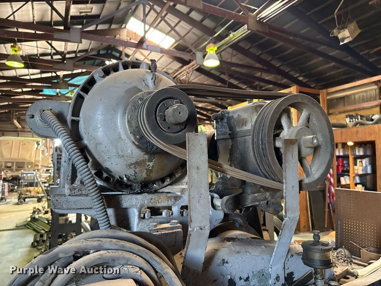 image for item DZ8632 American Tool Works lathe