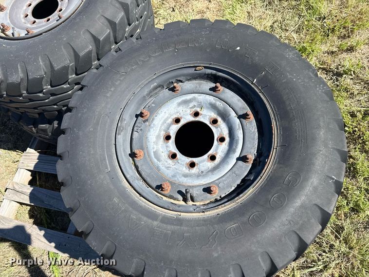 image for item DZ8635 (20) tires and wheels