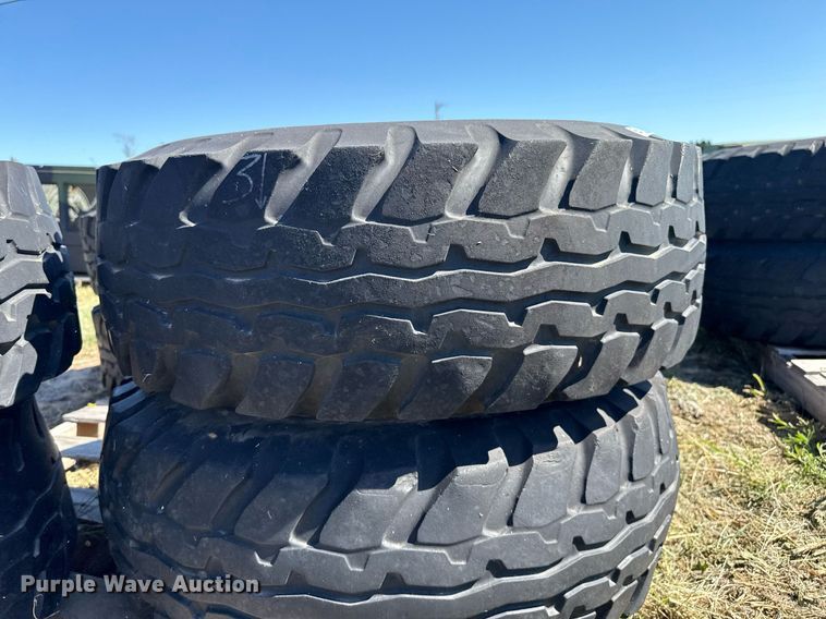 image for item DZ8635 (20) tires and wheels