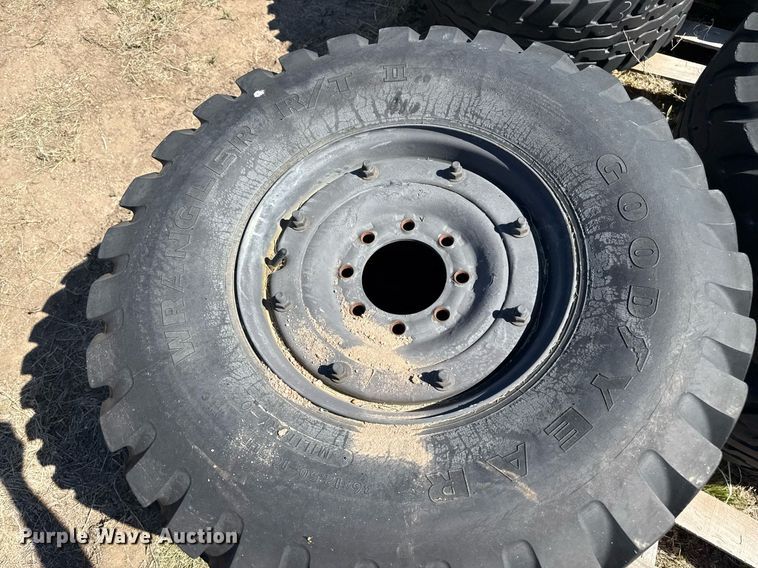 image for item DZ8635 (20) tires and wheels