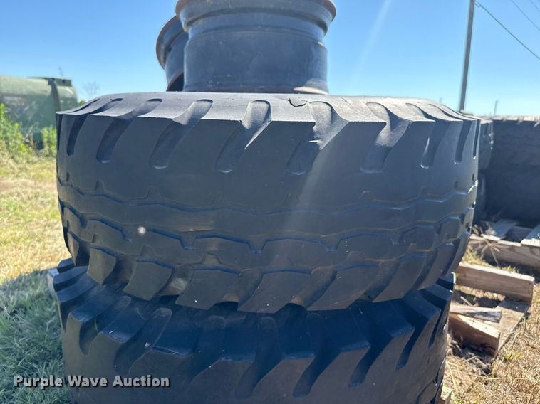 image for item DZ8635 (20) tires and wheels