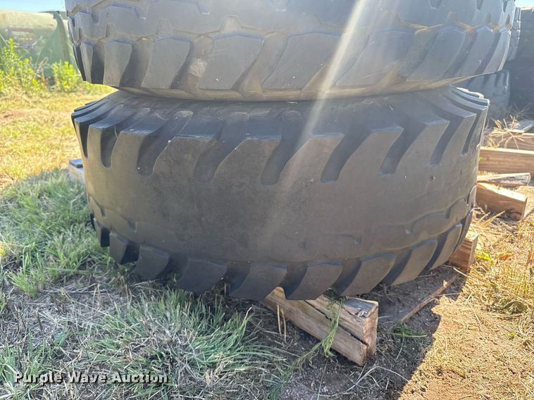 image for item DZ8635 (20) tires and wheels