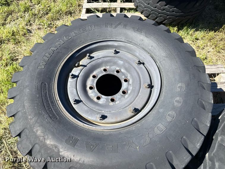 image for item DZ8635 (20) tires and wheels