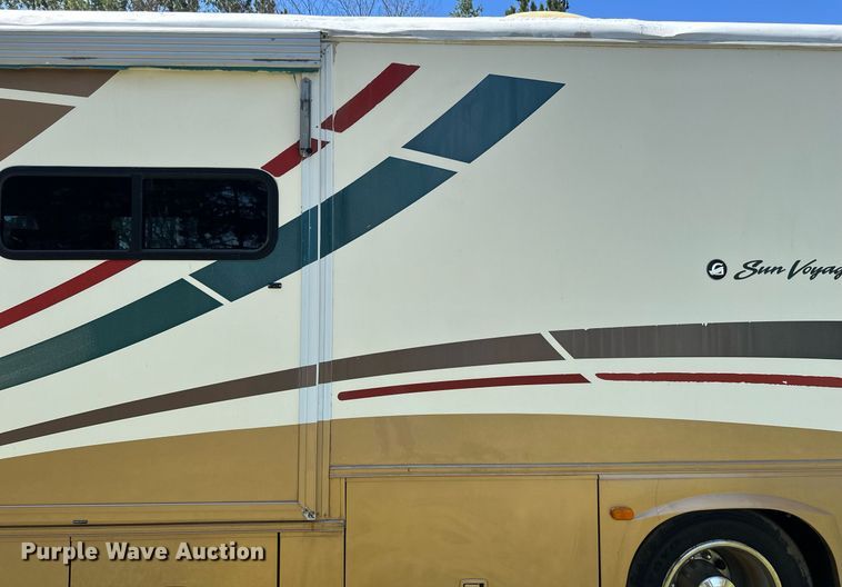 image for item EB2511 1998 Gulf Stream Sun Voyager 8362 SVB RV