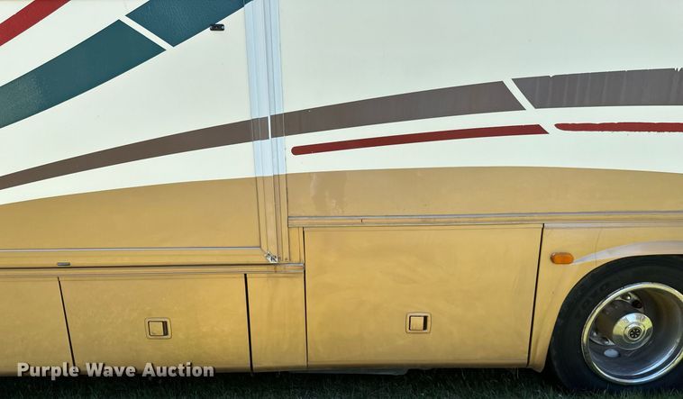 image for item EB2511 1998 Gulf Stream Sun Voyager 8362 SVB RV