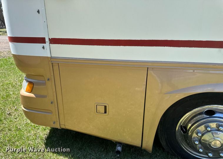 image for item EB2511 1998 Gulf Stream Sun Voyager 8362 SVB RV