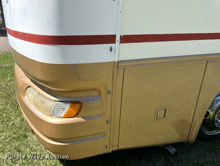 image for item EB2511 1998 Gulf Stream Sun Voyager 8362 SVB RV