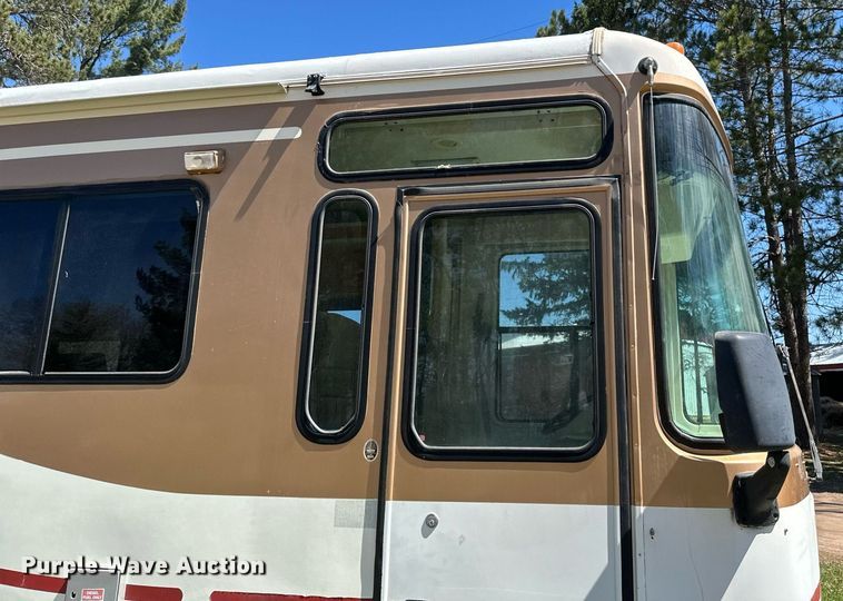 image for item EB2511 1998 Gulf Stream Sun Voyager 8362 SVB RV