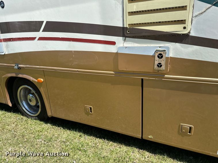 image for item EB2511 1998 Gulf Stream Sun Voyager 8362 SVB RV