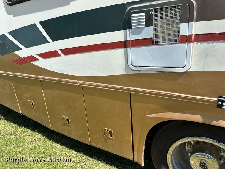 image for item EB2511 1998 Gulf Stream Sun Voyager 8362 SVB RV