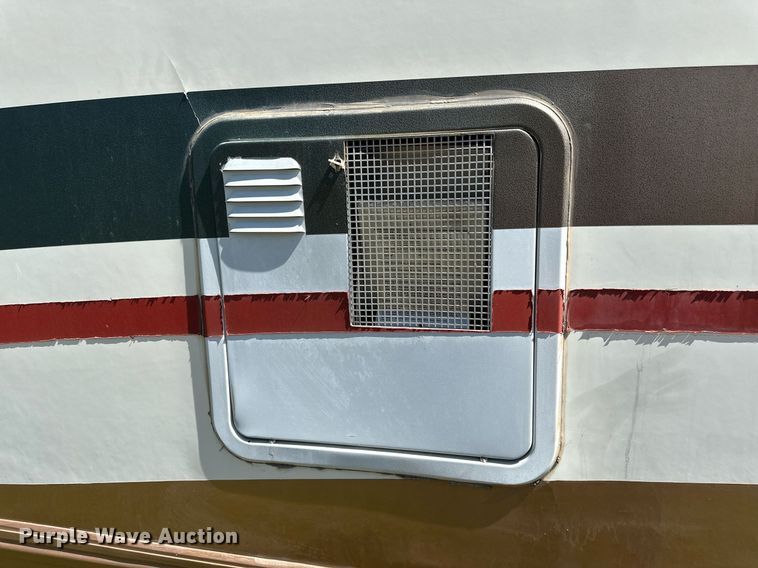 image for item EB2511 1998 Gulf Stream Sun Voyager 8362 SVB RV