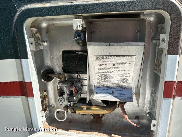 image for item EB2511 1998 Gulf Stream Sun Voyager 8362 SVB RV