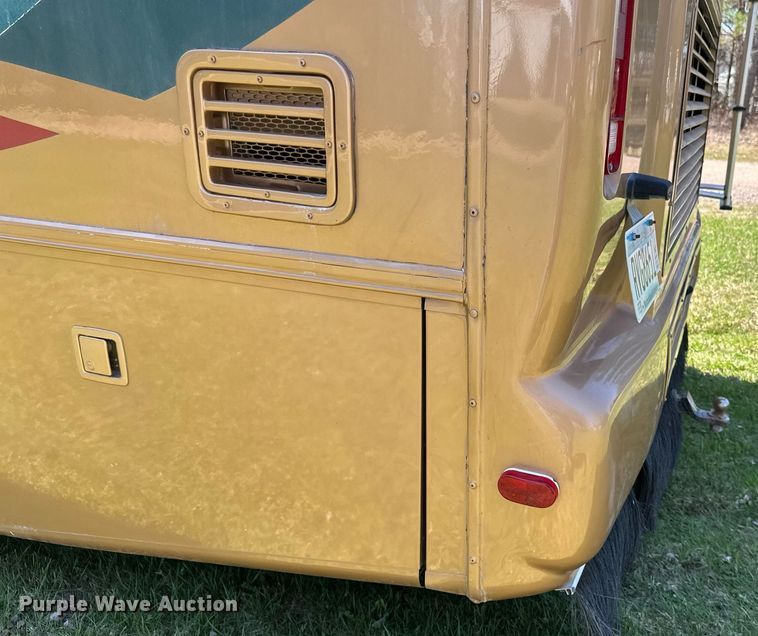 image for item EB2511 1998 Gulf Stream Sun Voyager 8362 SVB RV