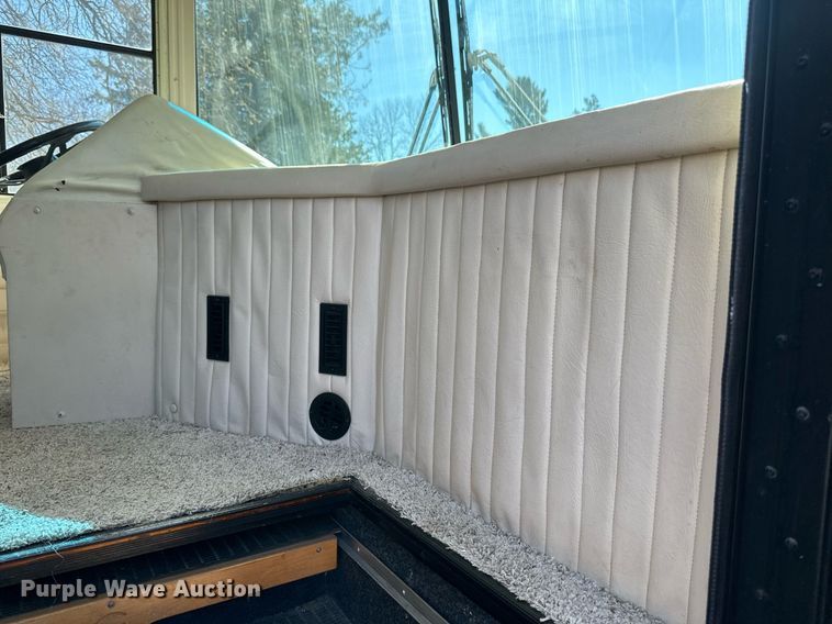 image for item EB2511 1998 Gulf Stream Sun Voyager 8362 SVB RV