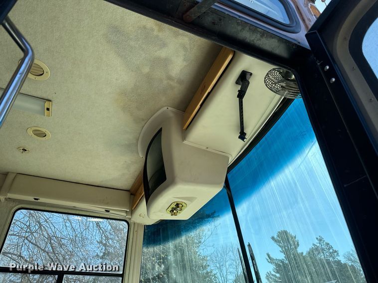 image for item EB2511 1998 Gulf Stream Sun Voyager 8362 SVB RV