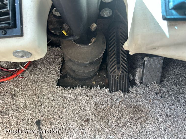 image for item EB2511 1998 Gulf Stream Sun Voyager 8362 SVB RV