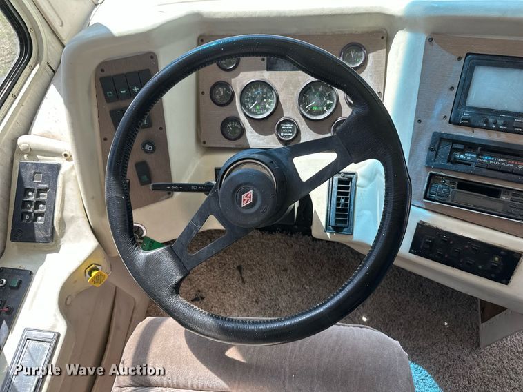 image for item EB2511 1998 Gulf Stream Sun Voyager 8362 SVB RV