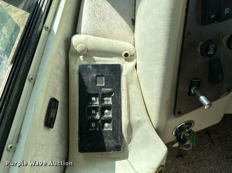 image for item EB2511 1998 Gulf Stream Sun Voyager 8362 SVB RV