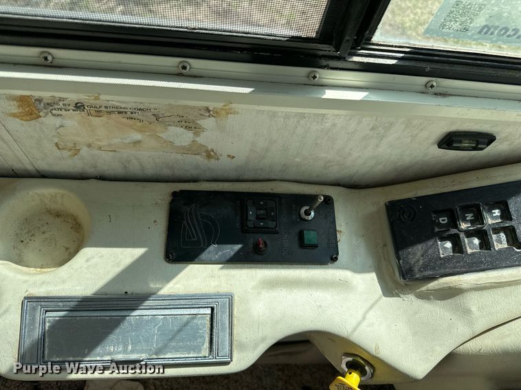 image for item EB2511 1998 Gulf Stream Sun Voyager 8362 SVB RV