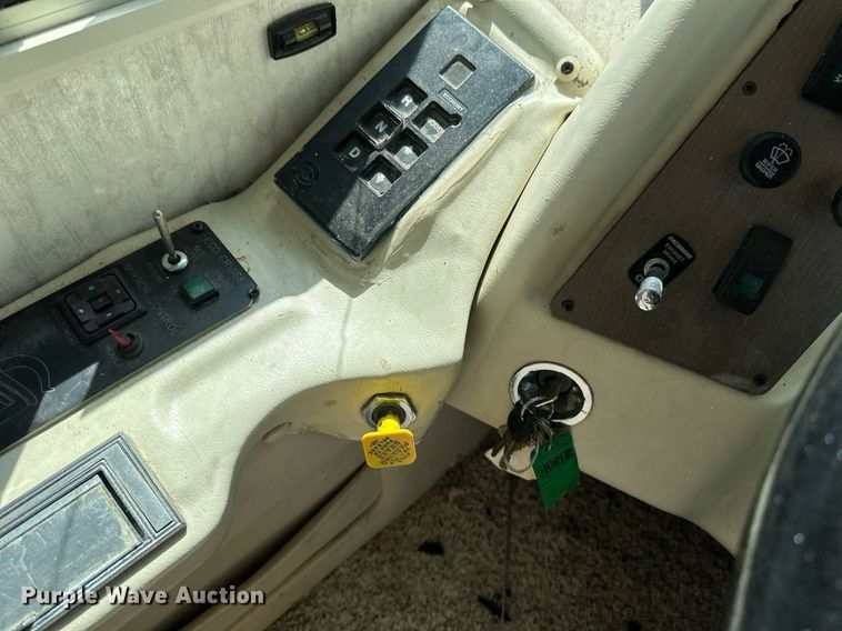 image for item EB2511 1998 Gulf Stream Sun Voyager 8362 SVB RV