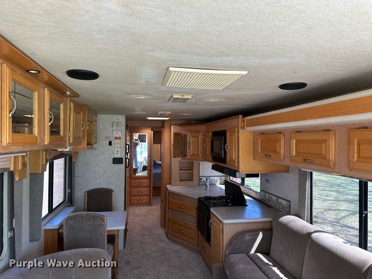 image for item EB2511 1998 Gulf Stream Sun Voyager 8362 SVB RV