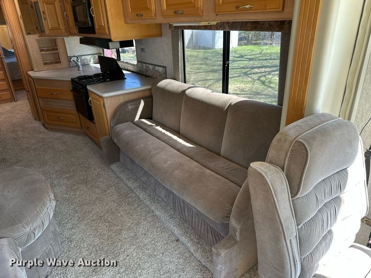 image for item EB2511 1998 Gulf Stream Sun Voyager 8362 SVB RV