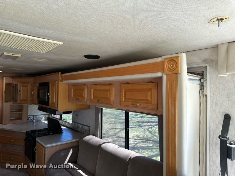 image for item EB2511 1998 Gulf Stream Sun Voyager 8362 SVB RV