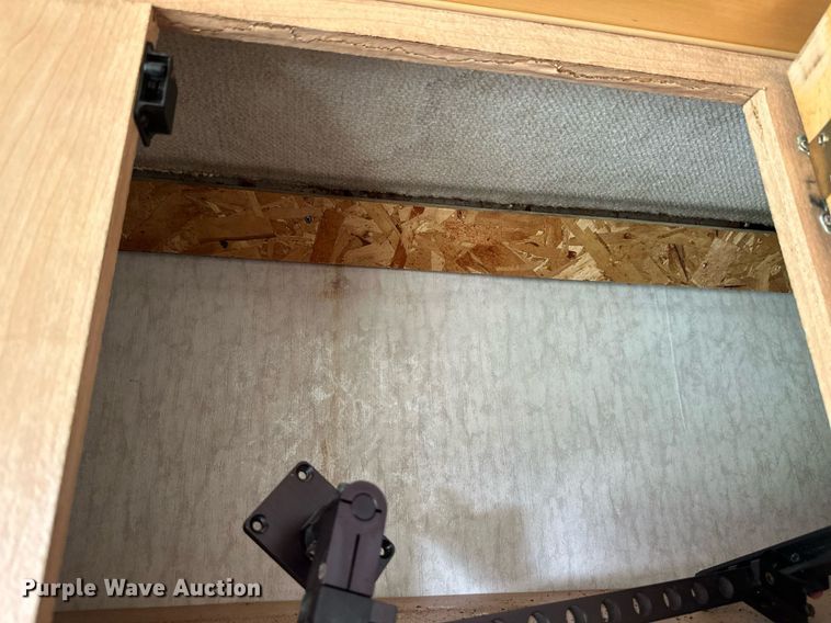 image for item EB2511 1998 Gulf Stream Sun Voyager 8362 SVB RV