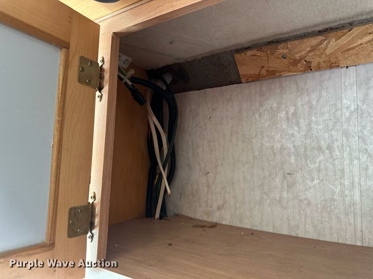 image for item EB2511 1998 Gulf Stream Sun Voyager 8362 SVB RV