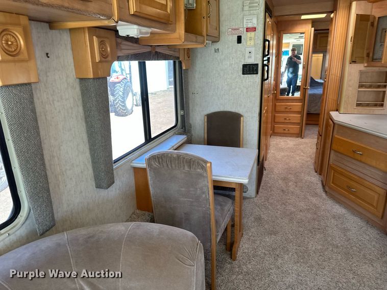 image for item EB2511 1998 Gulf Stream Sun Voyager 8362 SVB RV