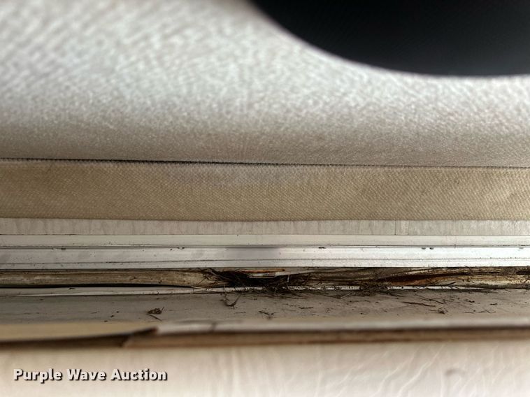 image for item EB2511 1998 Gulf Stream Sun Voyager 8362 SVB RV