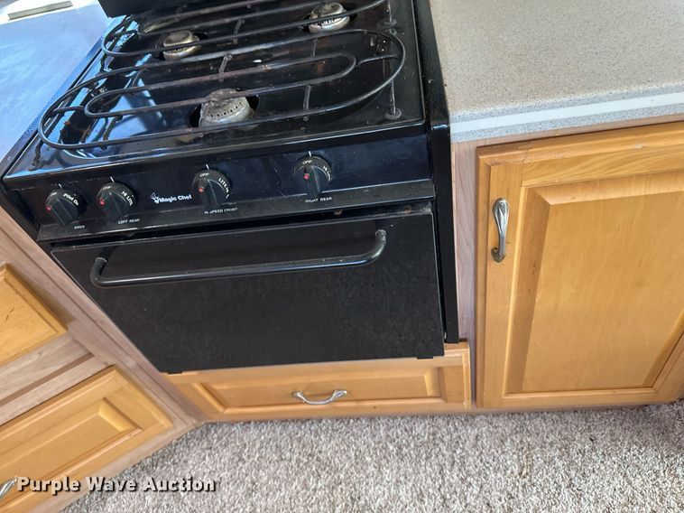 image for item EB2511 1998 Gulf Stream Sun Voyager 8362 SVB RV