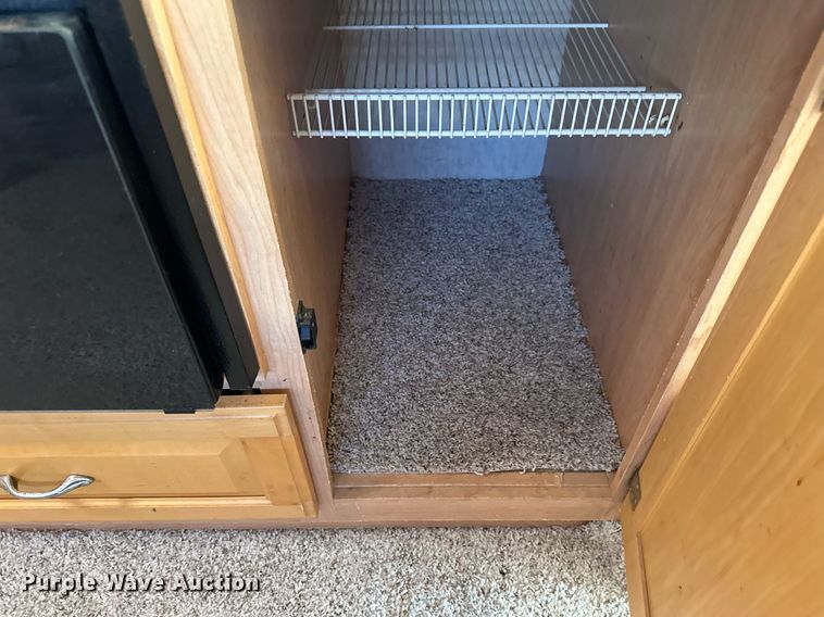 image for item EB2511 1998 Gulf Stream Sun Voyager 8362 SVB RV