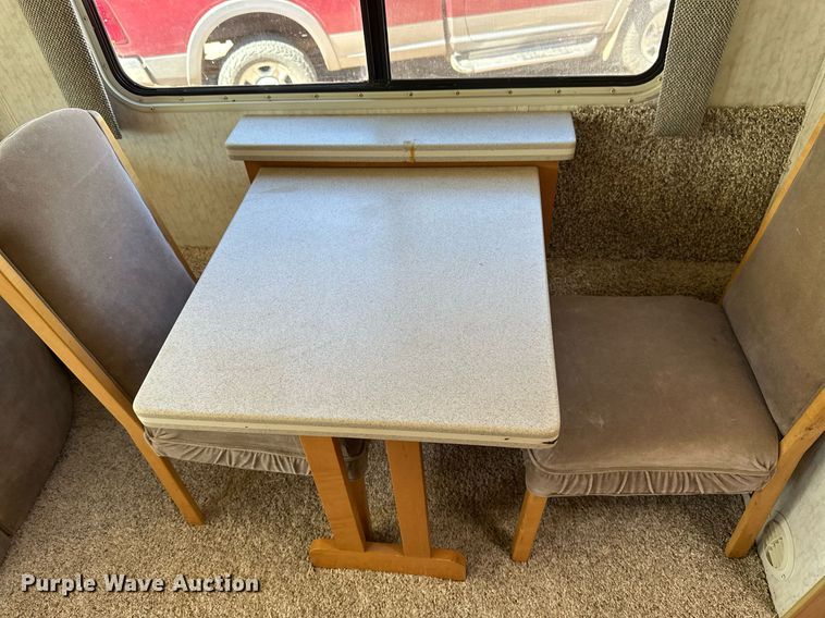 image for item EB2511 1998 Gulf Stream Sun Voyager 8362 SVB RV