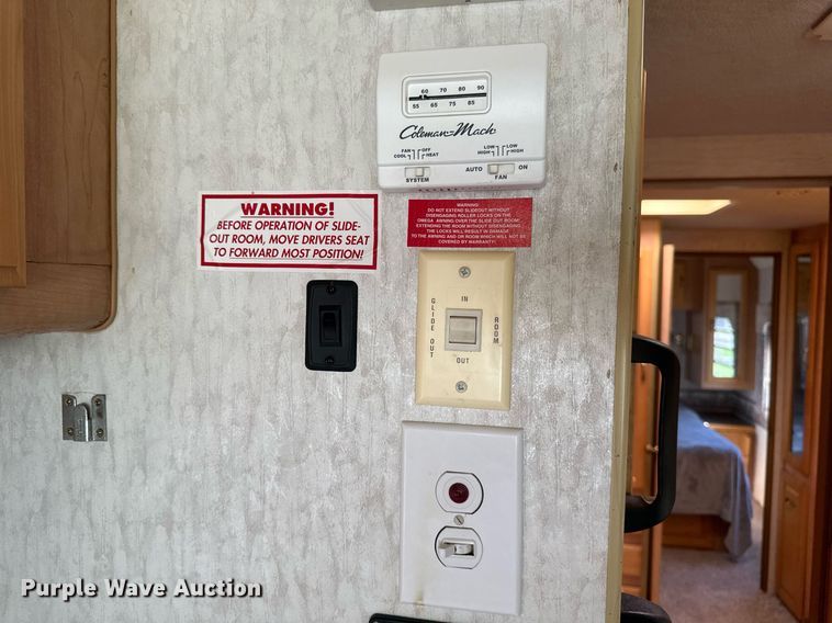 image for item EB2511 1998 Gulf Stream Sun Voyager 8362 SVB RV