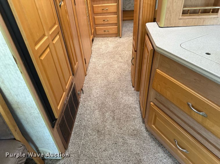 image for item EB2511 1998 Gulf Stream Sun Voyager 8362 SVB RV