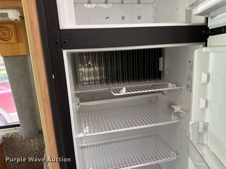 image for item EB2511 1998 Gulf Stream Sun Voyager 8362 SVB RV