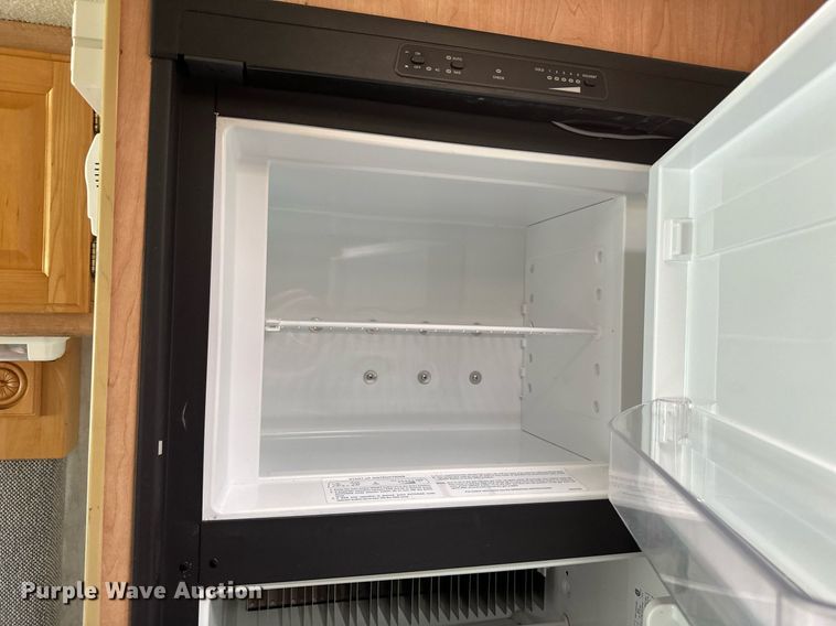 image for item EB2511 1998 Gulf Stream Sun Voyager 8362 SVB RV