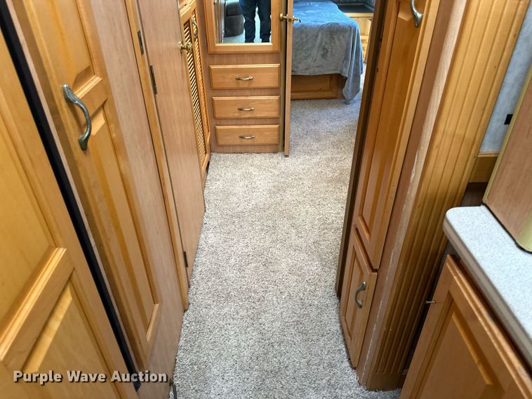 image for item EB2511 1998 Gulf Stream Sun Voyager 8362 SVB RV