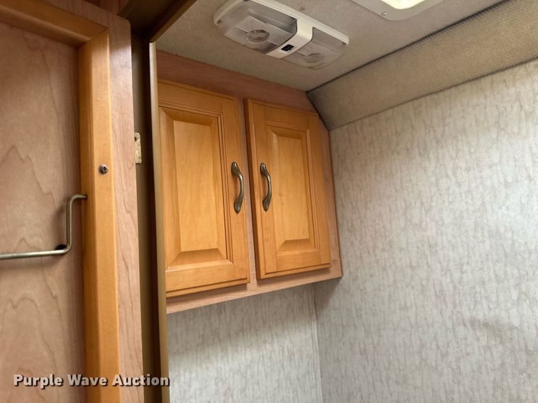 image for item EB2511 1998 Gulf Stream Sun Voyager 8362 SVB RV