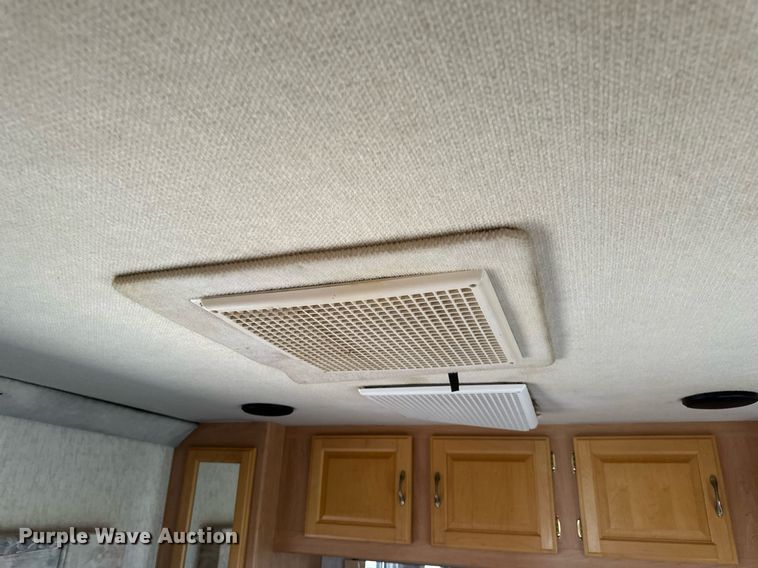 image for item EB2511 1998 Gulf Stream Sun Voyager 8362 SVB RV