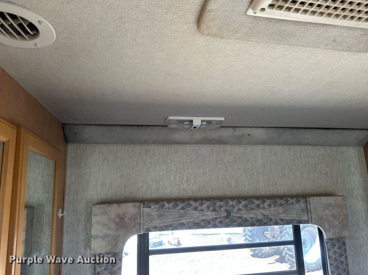 image for item EB2511 1998 Gulf Stream Sun Voyager 8362 SVB RV